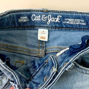 Cat & Jack stretchy skinny jeans 6x.